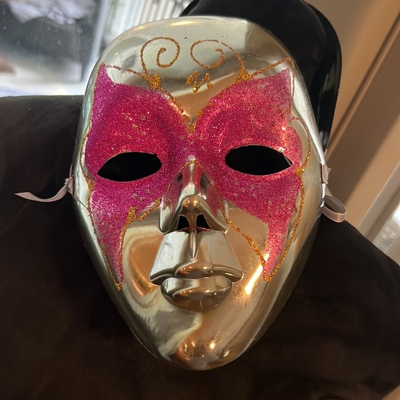 Set of 2 Silver & Pink masks 🎭 theme parties Mardi Gras holiday dressup costume - Picture 4 of 8
